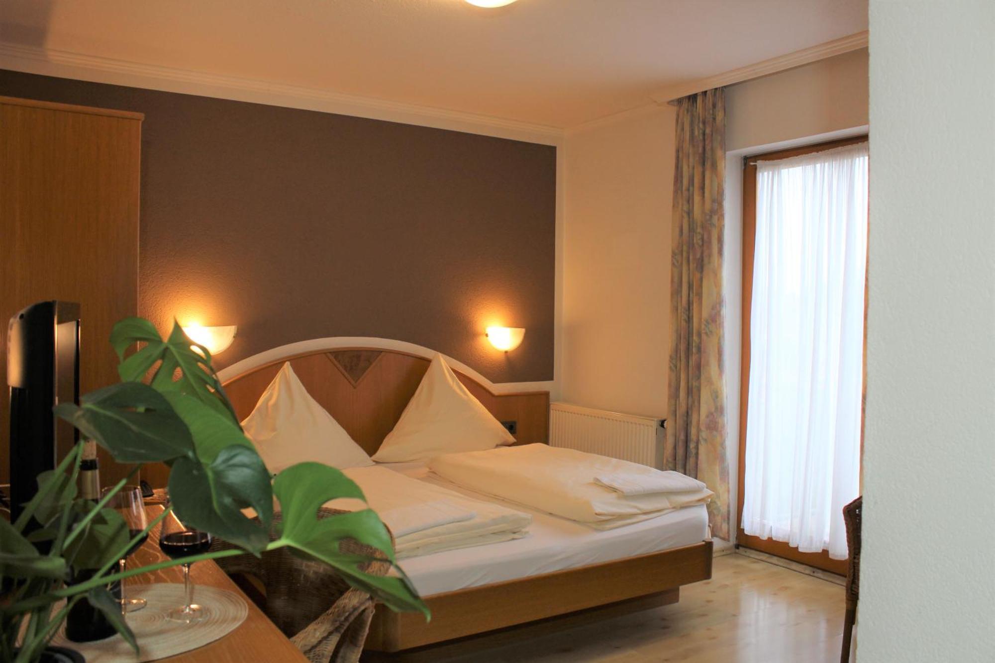 Winzerhotel Kinges-Kessel Morstadt 외부 사진