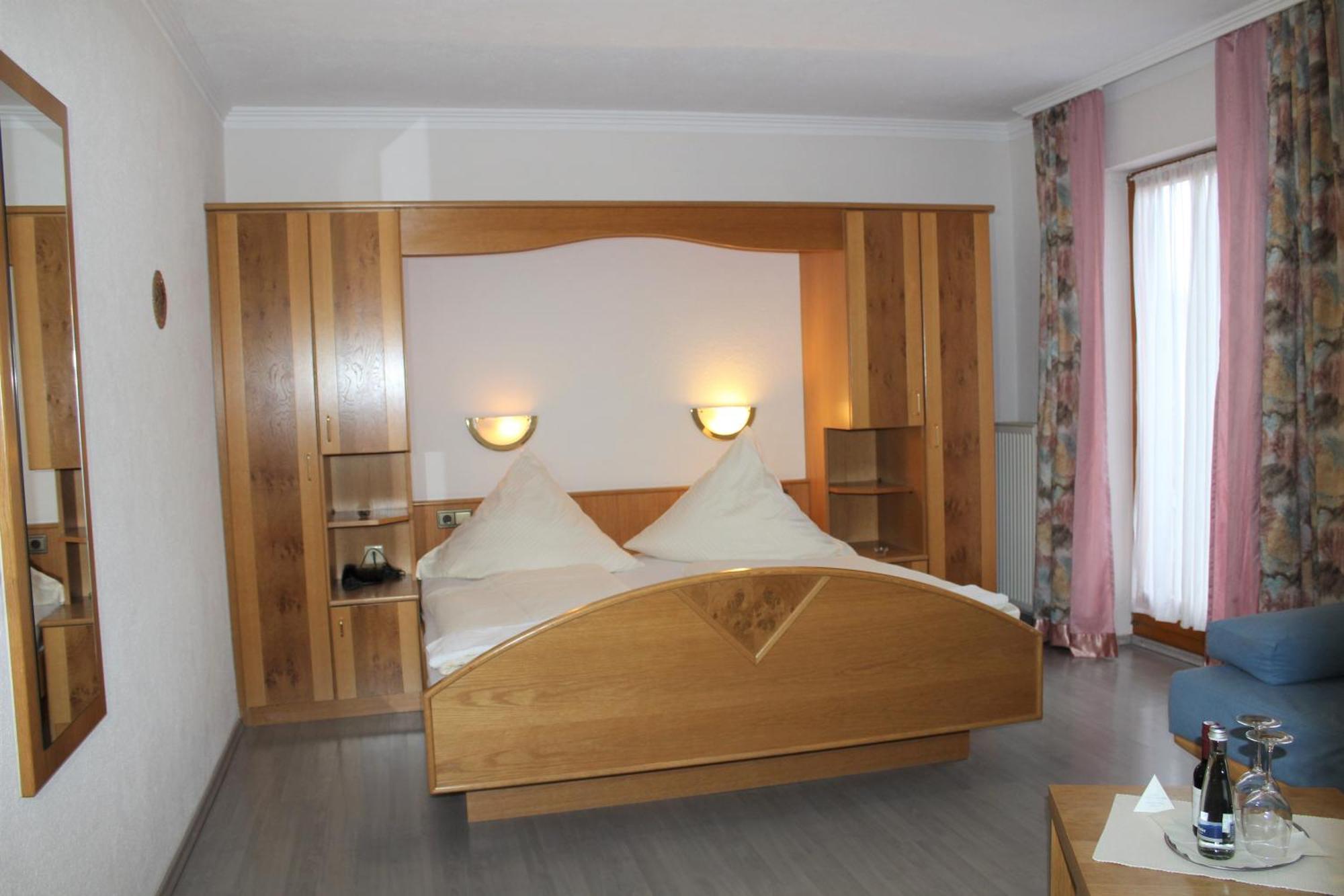 Winzerhotel Kinges-Kessel Morstadt 외부 사진